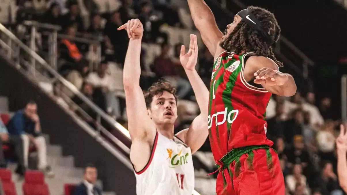 Ateş hattını ilgilendiren Ege derbisinde Manisa Basket, Karşıyaka'yı geçti!