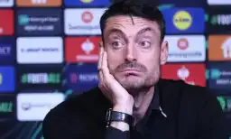 Albert Riera'ya şok! Futbolcular isyan çıkardı