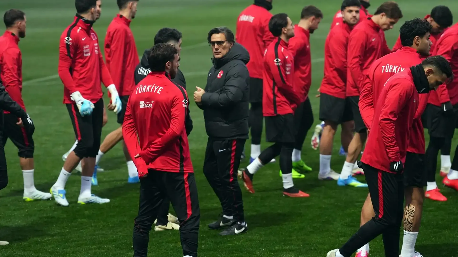 A Milli Futbol Takımı, Romanya maçının hazırlıklarını sürdürdü"