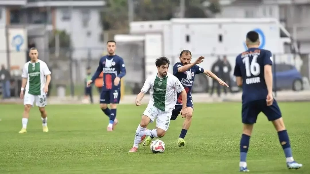 Lider Bursaspor üstünlüğünü koruyamadı...