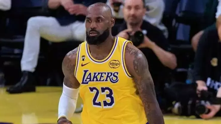 Thunder uzatmada kazandı! LeBron James tarihe geçti