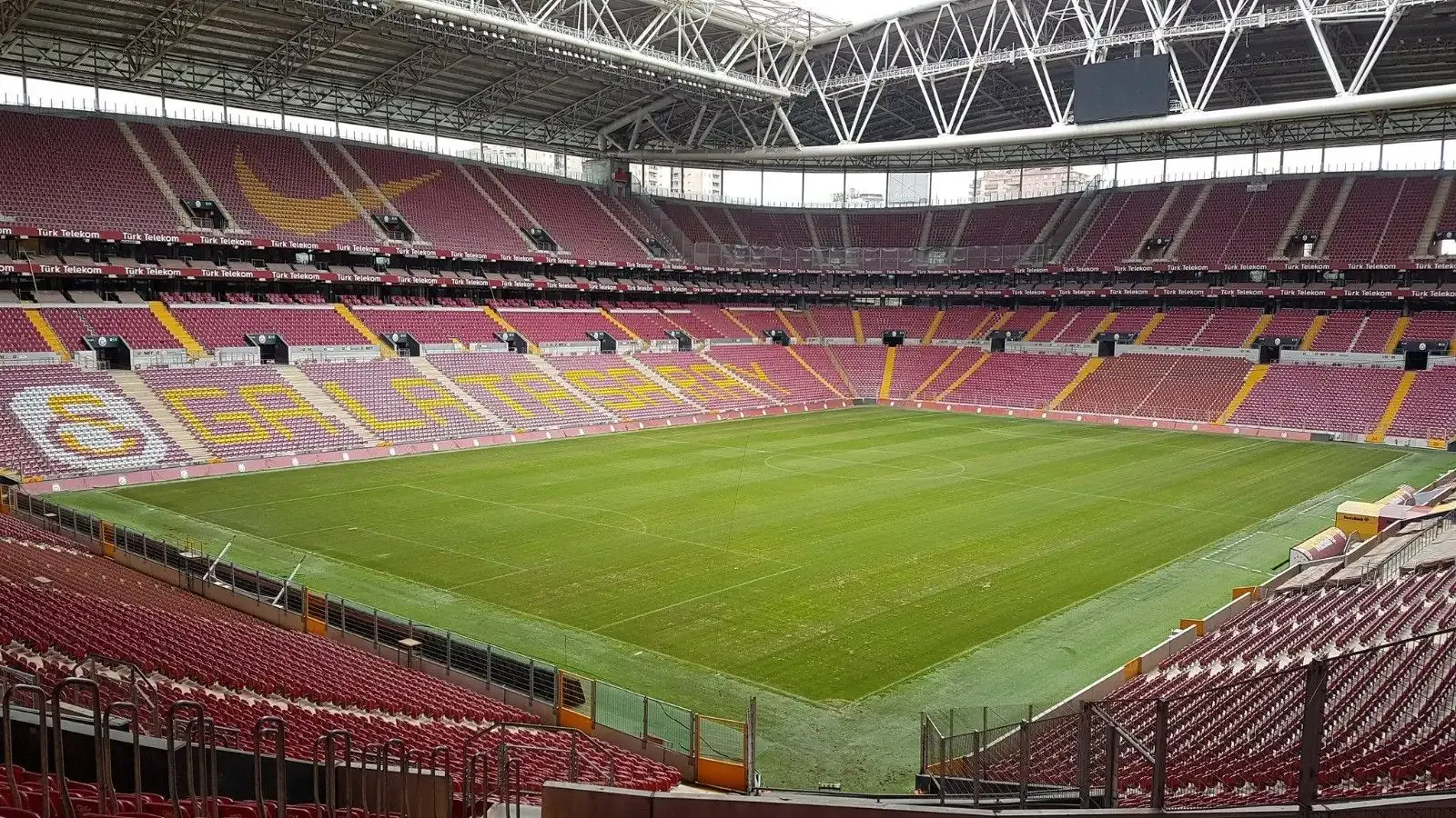 Galatasaray'da kombine yenileme dönemi!