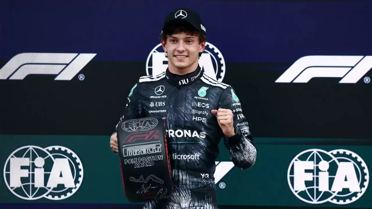 Japonya'da zafer Kimi Antonelli'nin! Tarih yazıyor