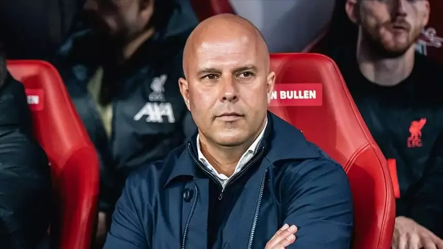 Arne Slot'tan yeni sözleşme açıklaması: "Bir maç kazanıp..."