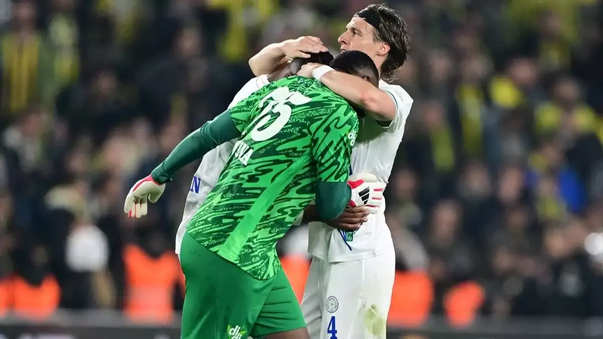 Fenerbahçe - Rizespor maçında Yahia Fofana'nın pozisyonu faul mü? Bahattin Duran'dan ilk yorum