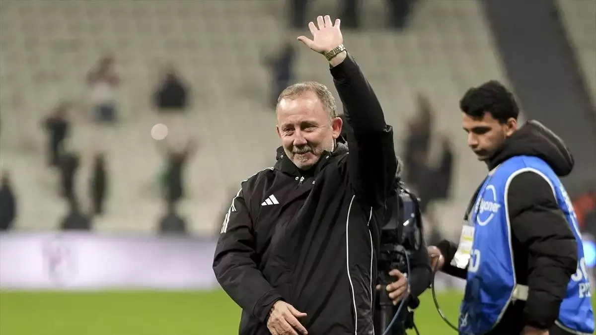 Sergen Yalçın, Beşiktaş'ın başında 100. Süper Lig maçına çıkacak