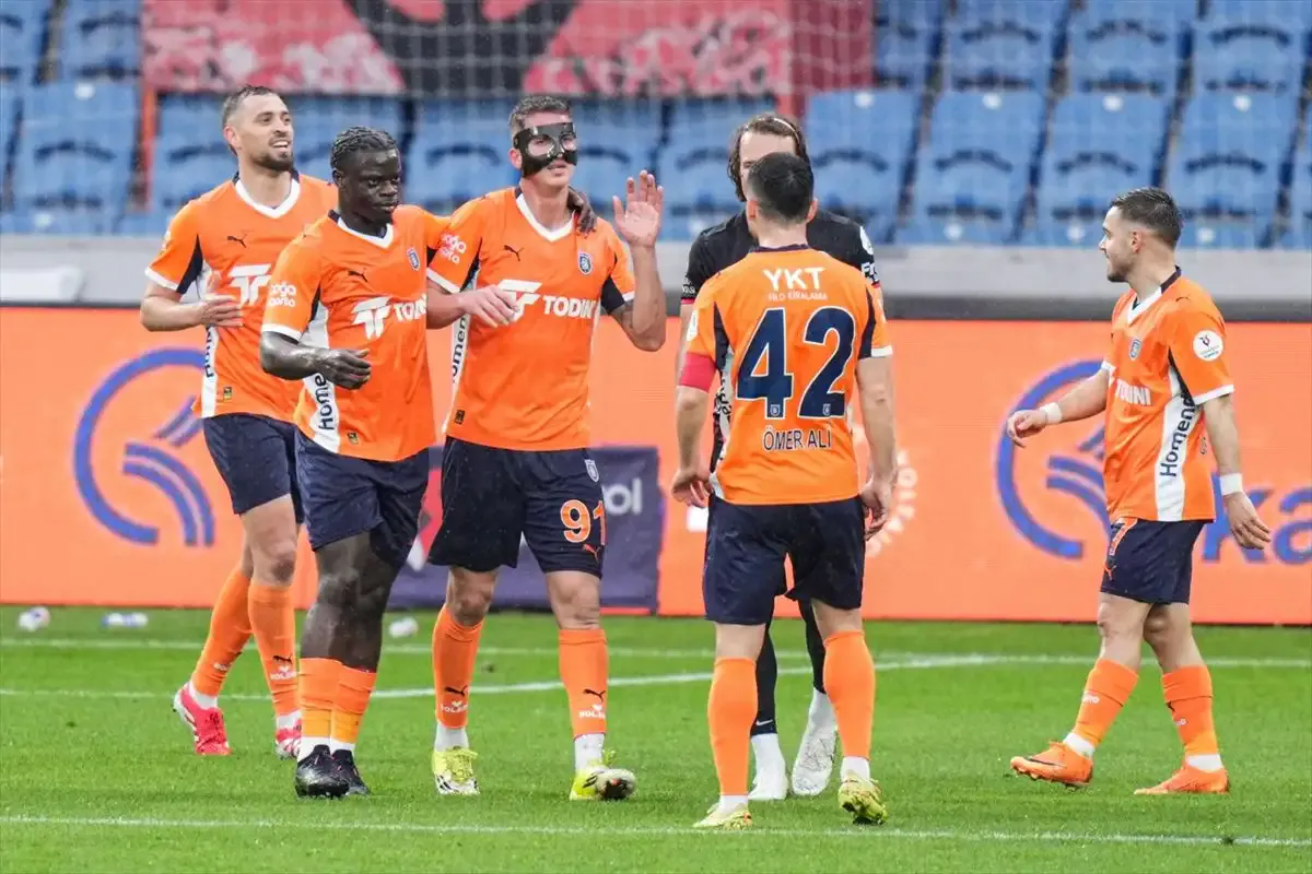 RAMS Başakşehir - Natura Dünyası Gençlerbirliği maçı