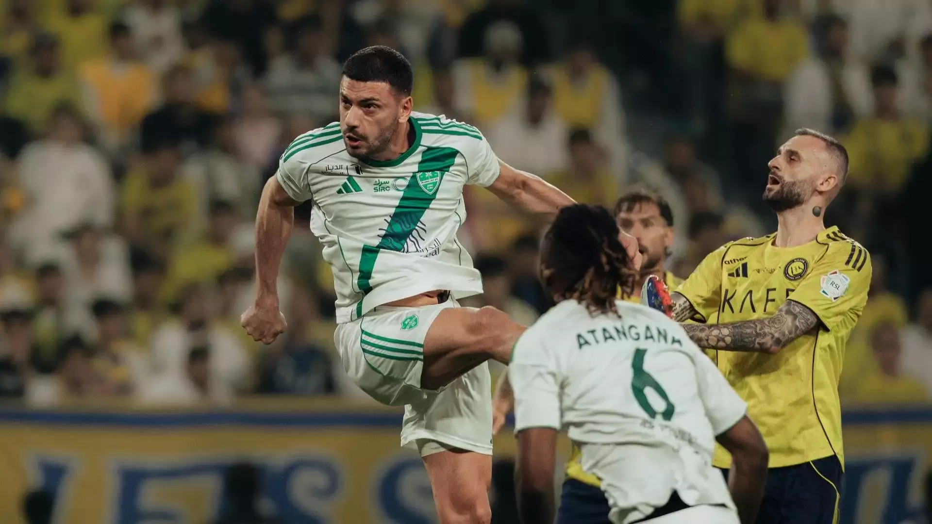 Merih Demiral'dan Al Nassr tribünlerine flaş hareket!