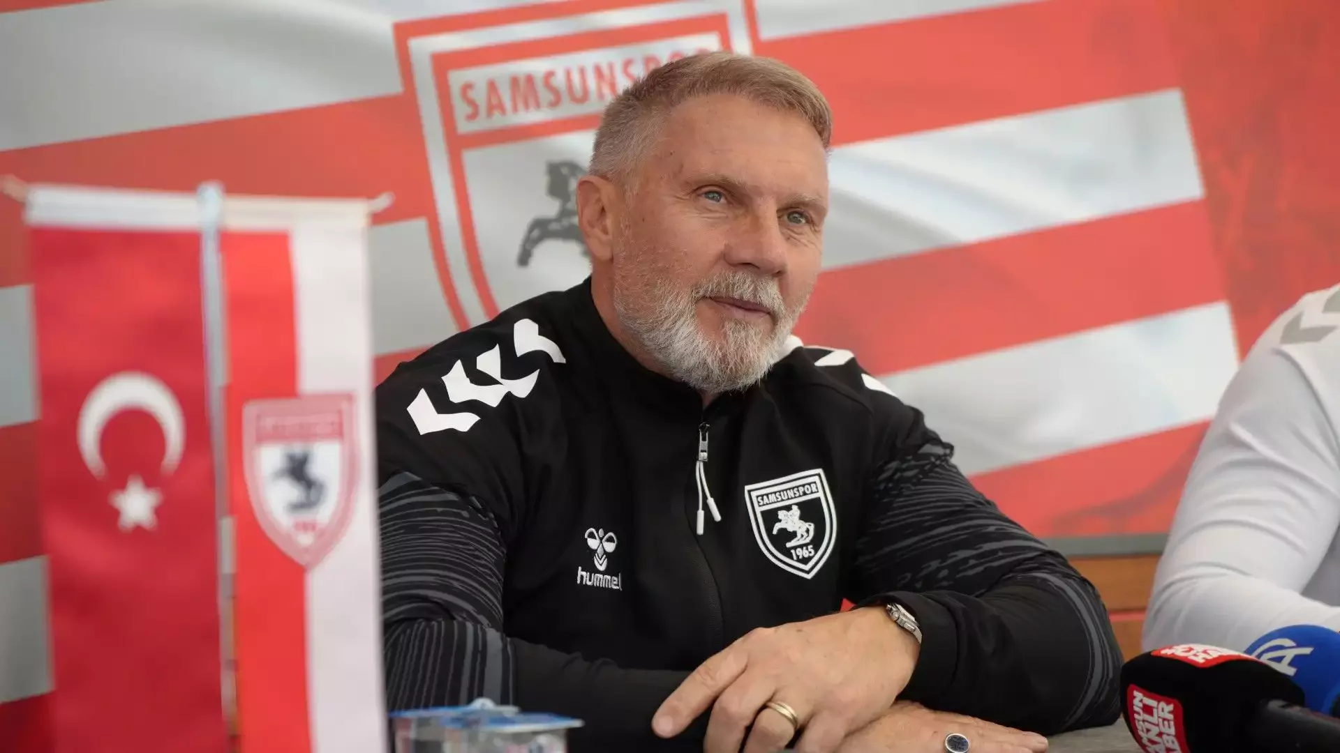 Samsunspor Teknik Direktörü Fink: "Bütün maçları kazanmalıyız"