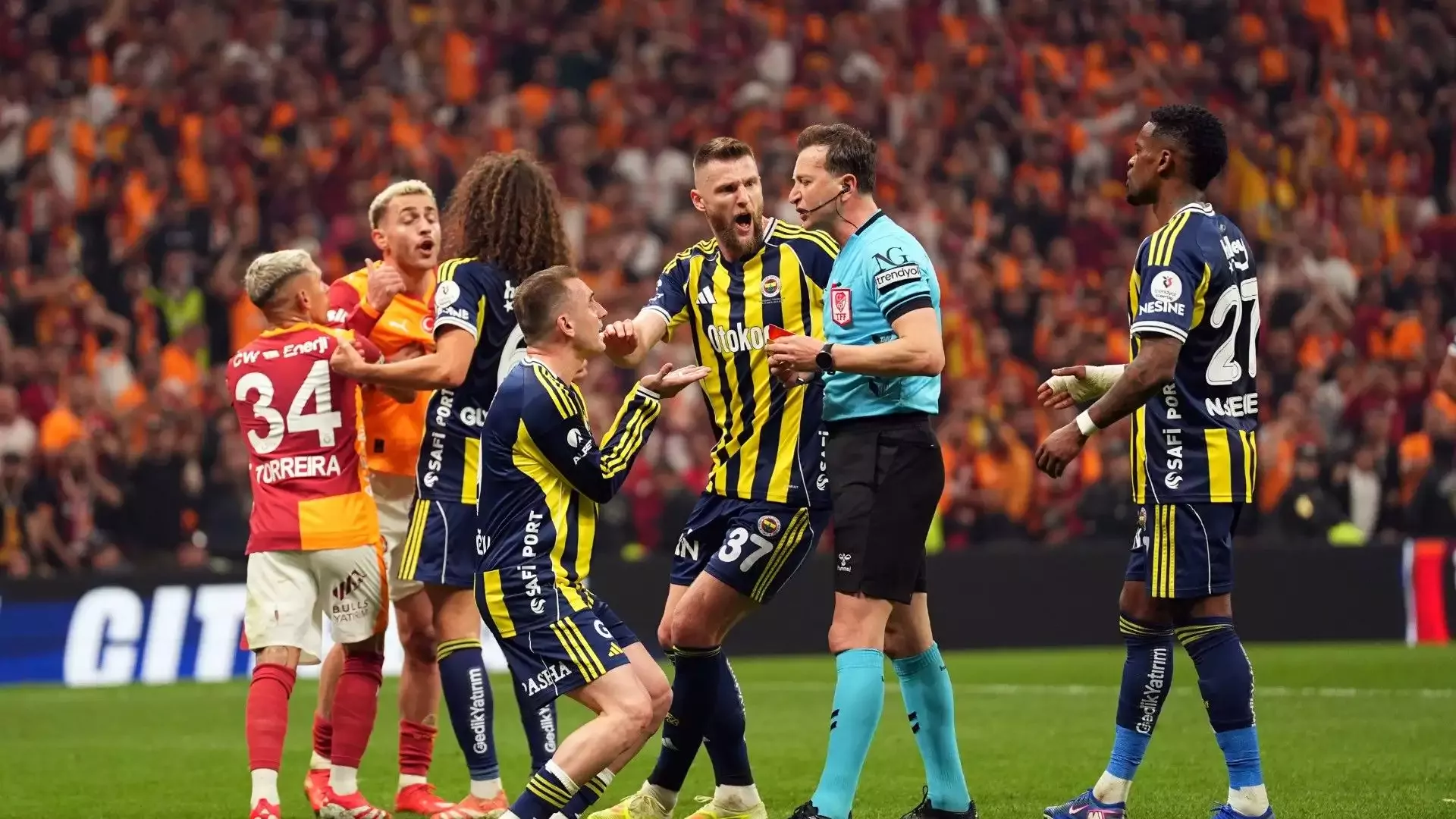 MHK'nin Galatasaray - Fenerbahçe maçının hakemi Yasin Kol'a verdiği derbi notu belli oldu! İşte 10 üzerinden puanı... 