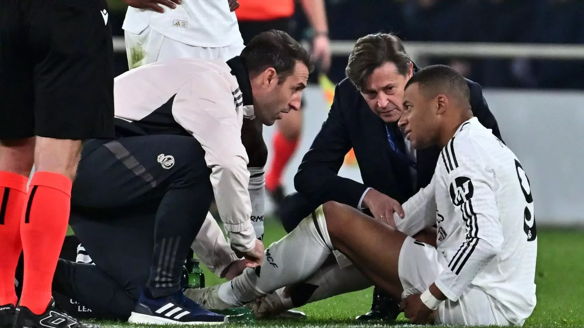 Kylian Mbappe'den Real Madrid'e kötü haber!