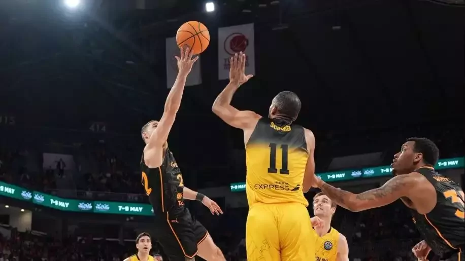Galatasaray Tenerife'yi geçip Final Four umudunu son maça taşıdı!