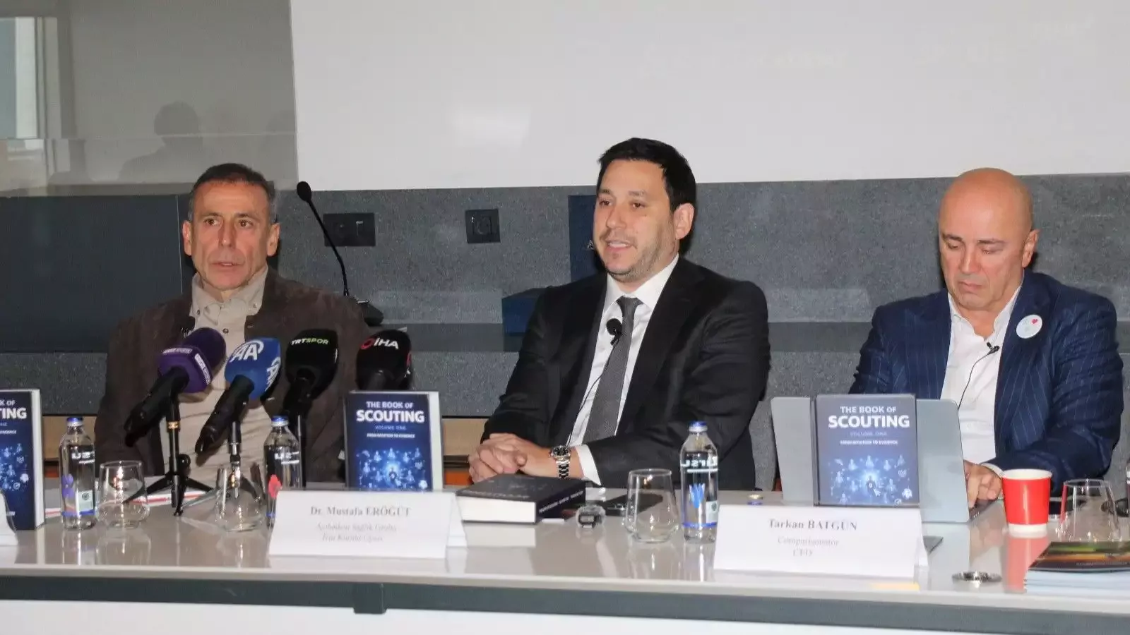 Acıbadem Sports Academy'den "Değişen Transferler ve Scouting Dünyası" paneli