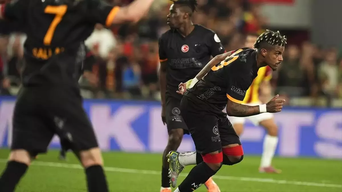 Mario Lemina'nın gol sonrası yaşadığı sevinç