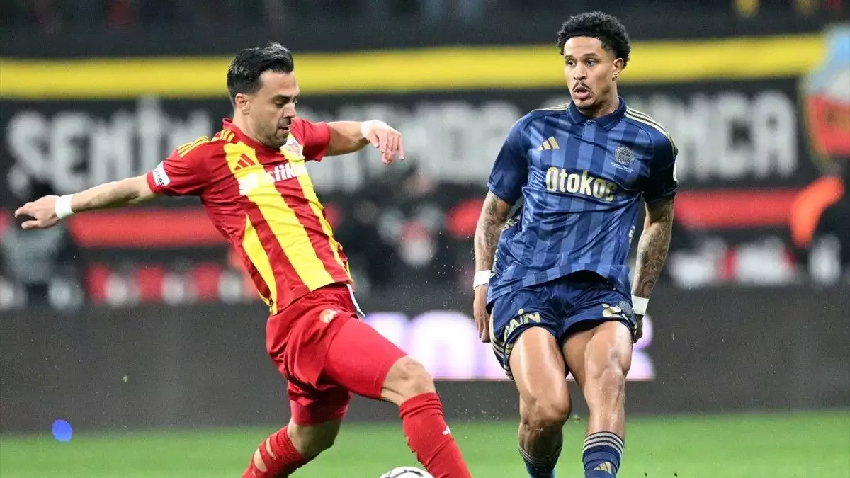 Fenerbahçeli futbolcu Jayden Oosterwolde