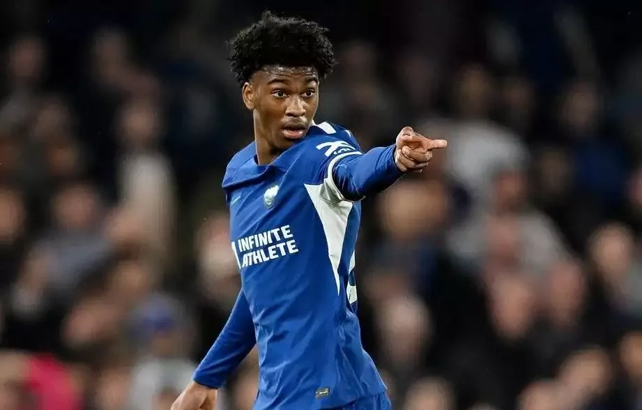 Chelsea'nin 19 yaşındaki sağ beki Josh Acheampong