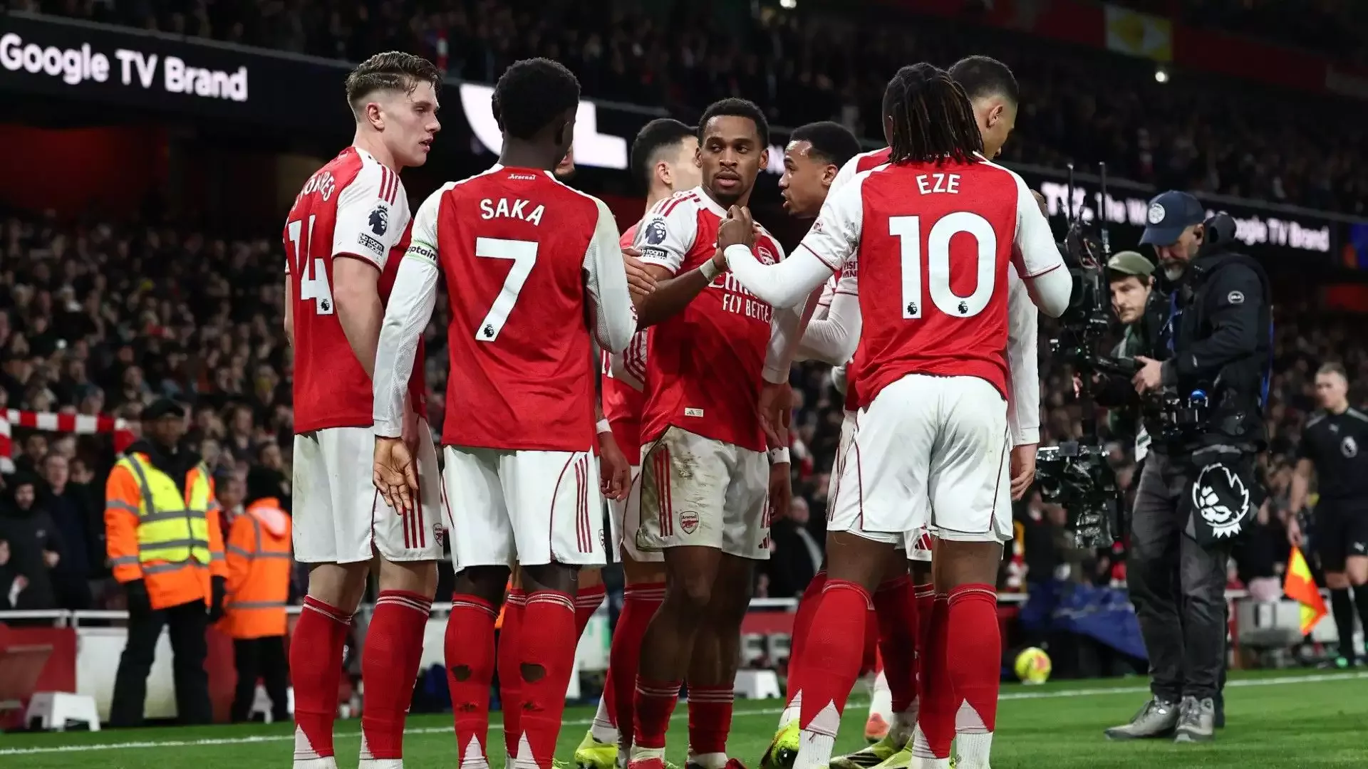 Arsenal liderliği Manchester City'den aldı! 