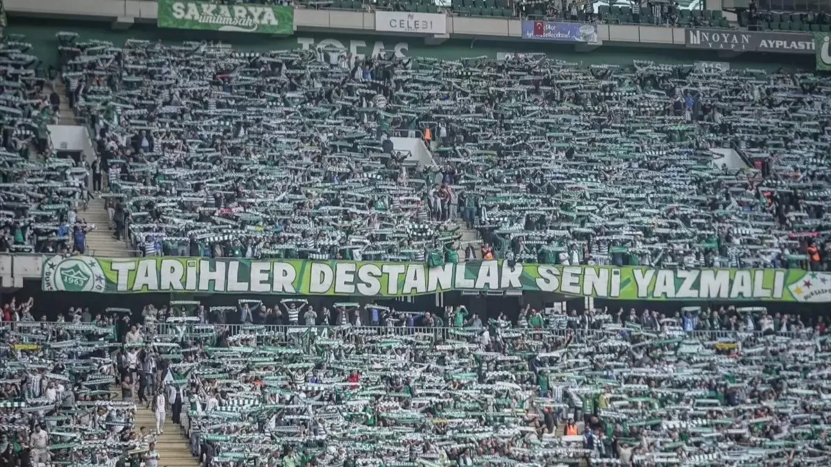Bursaspor, TFF 2. Lig'de seyirci sayısı rekorunu kırdı!