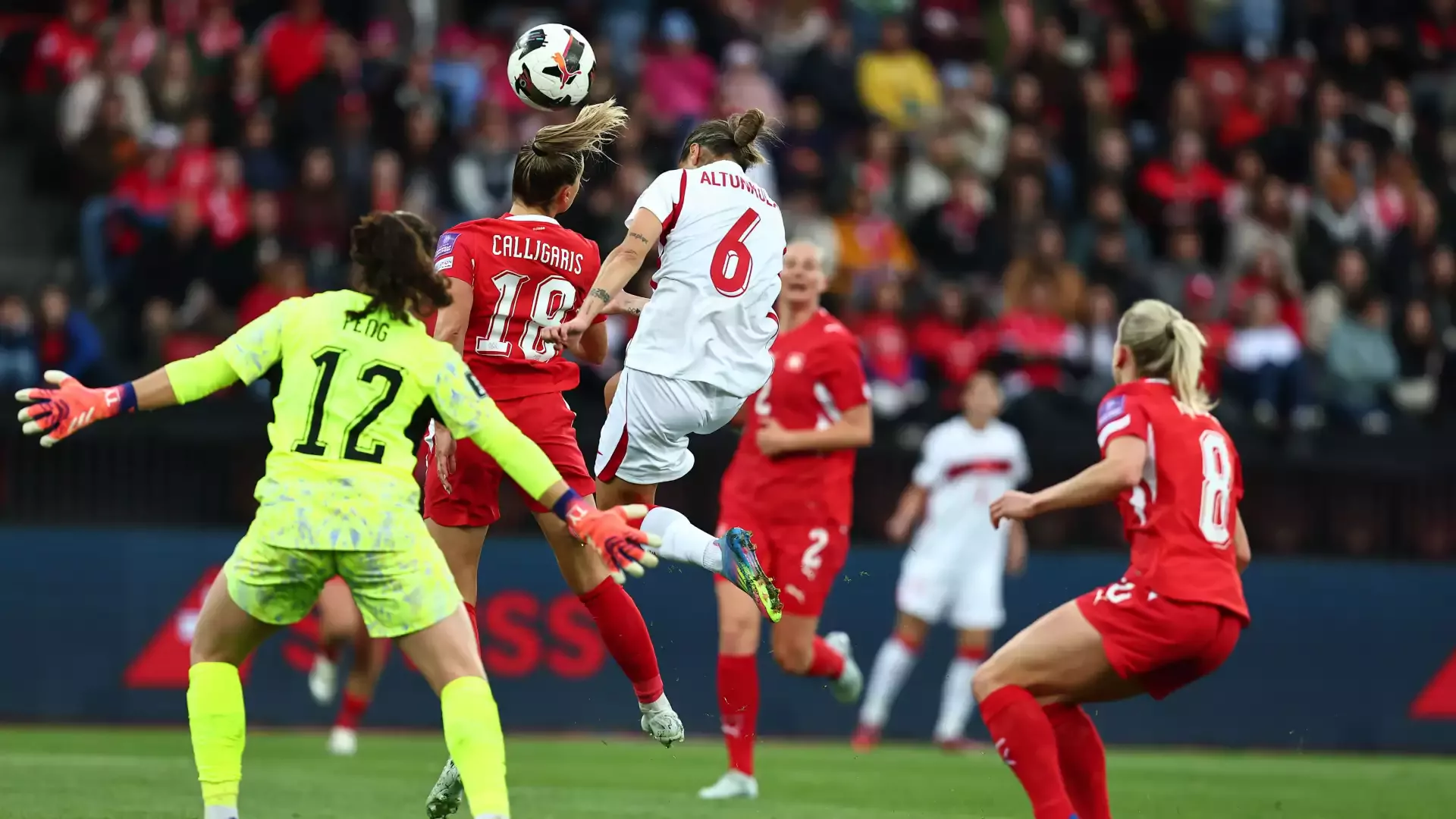 A Milli Kadın Futbol Takımı, 2027 FIFA Kadınlar Dünya Kupası Avrupa Elemeleri B Ligi 2. Grup'ta İsviçre'ye 3-1 yenildi.
