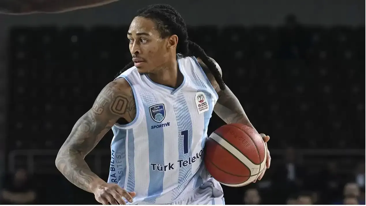 Türk Telekom erteleme maçında Esenler Erokspor'u rahat geçti