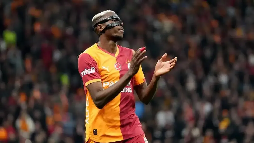 Okan Buruk, Victor Osimhen'in sahalara dönüş tarihini açıkladı!