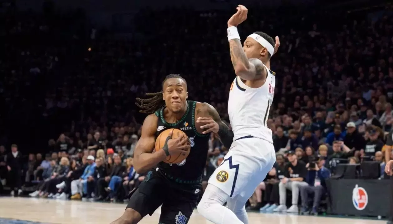 Kenardan gelip 43 sayı atan Dosunmu, Timberwolves'u Denver karşısında 3-1'e taşıdı