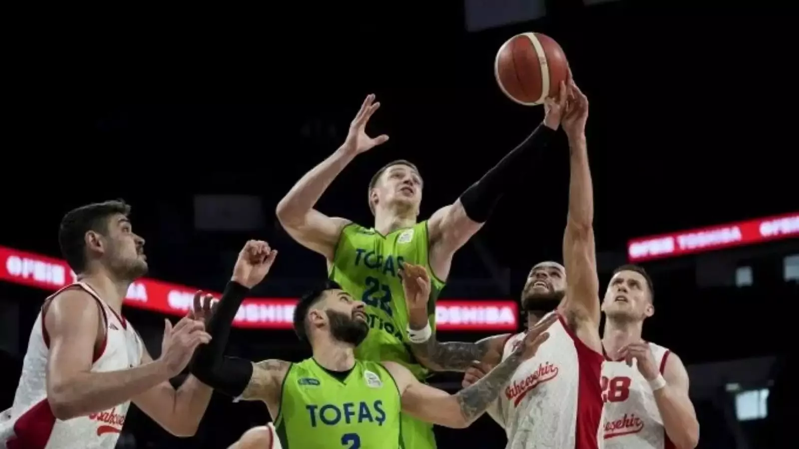 Bahçeşehir Koleji son saniyede kazandı: TOFAŞ’ı 78-76 yendi
