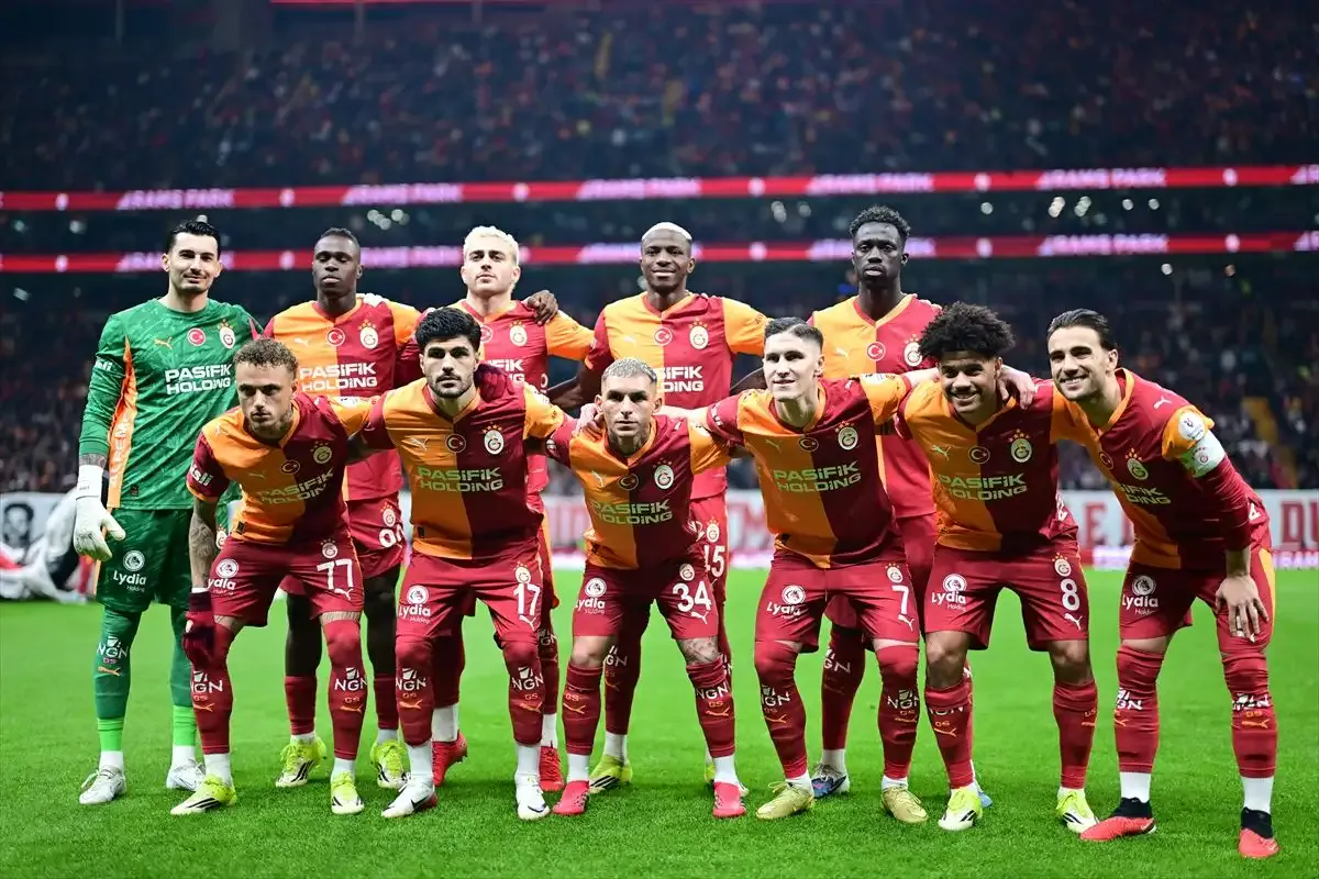 Galatasaray'ın ara transferde kadrosuna kattığı Noa Lang'in opsiyonunu kullanmayacağı ileri sürüldü 