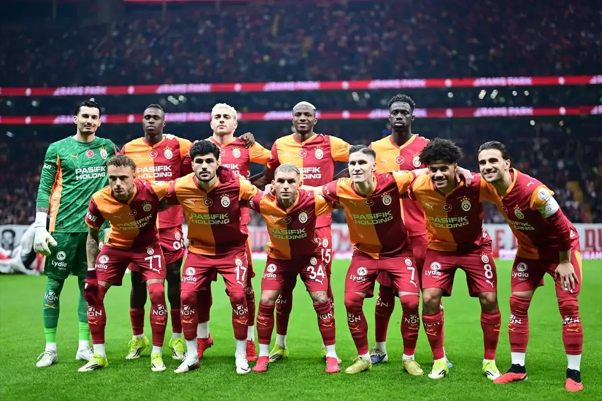 Galatasaray'ın ara transferde kadrosuna kattığı Noa Lang'in opsiyonunu kullanmayacağı ileri sürüldü 
