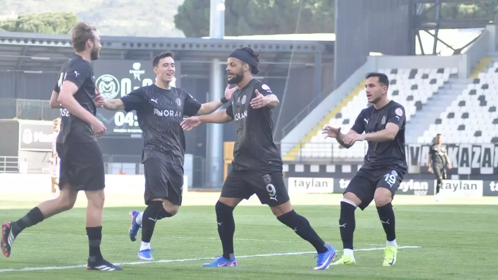 Manisa FK, Pendikspor'u devirdi