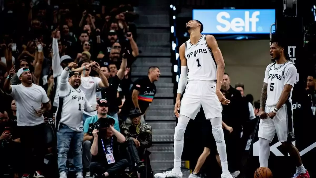 San Antonio Spurs, Batı Konferansı'nda yarı finale yükseldi