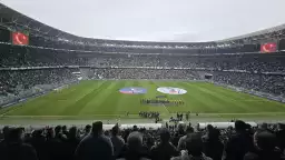 Kocaeli'de tribünler sustu, çocuklar için yas tutuldu