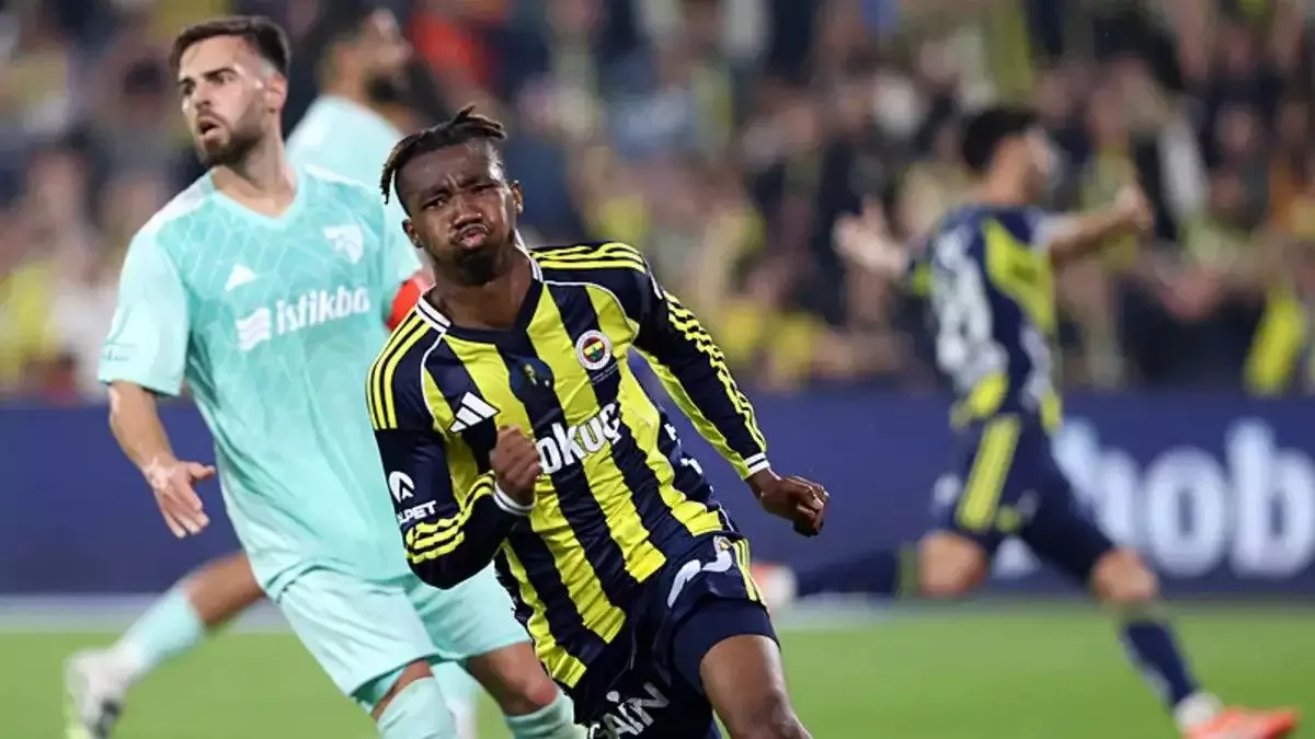 Fenerbahçe Kayseri'de ritmini buldu: Üçüncü gol Nene'den!