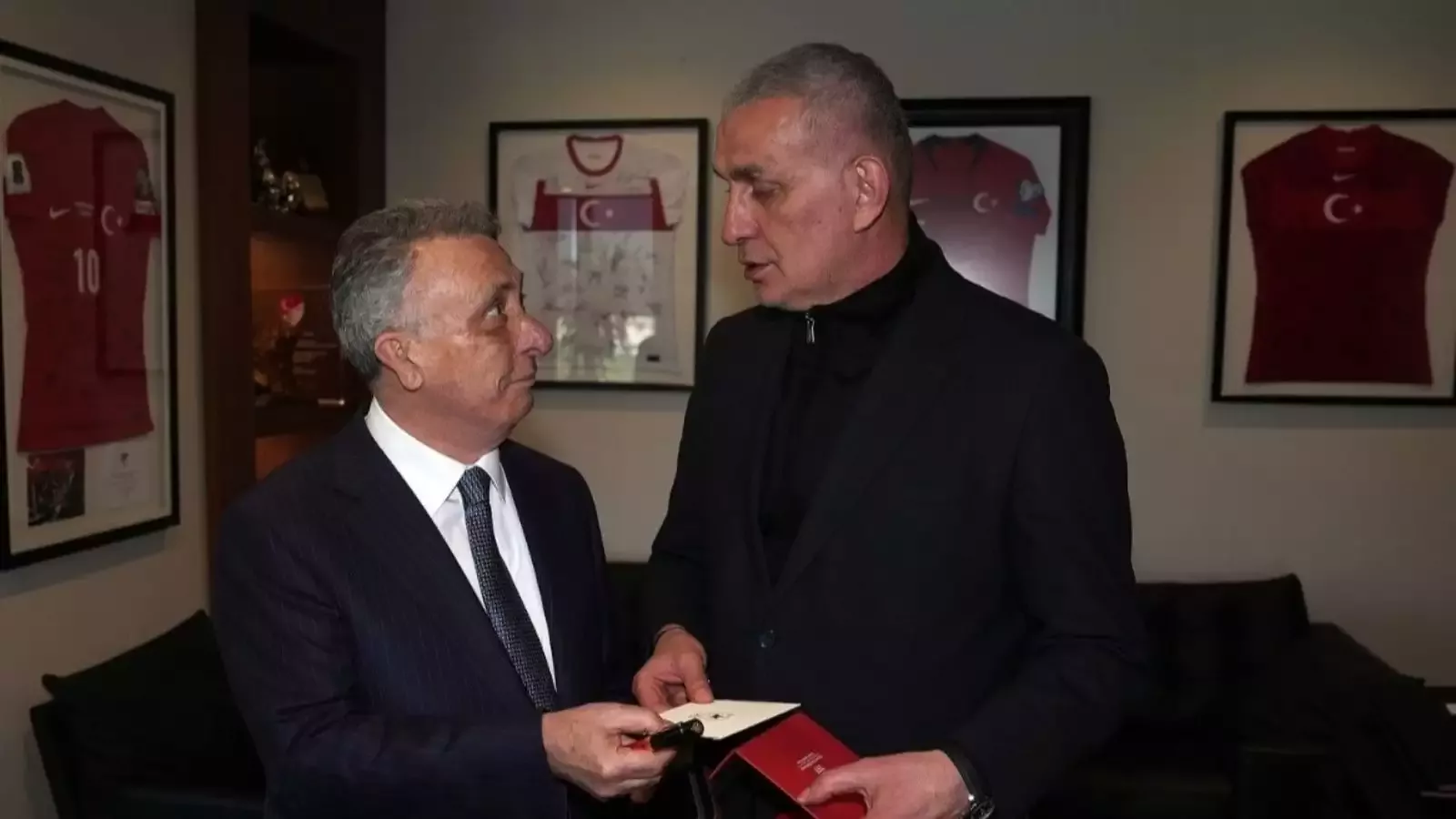 Ahmet Nur Çebi'den, TFF Başkanı İbrahim Hacıosmanoğlu'na ziyaret