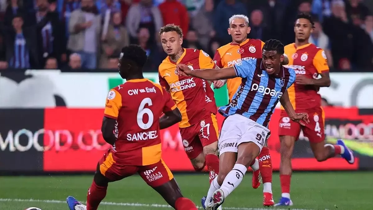 Trabzonspor, sahasında Galatasaray'la karşılaştı