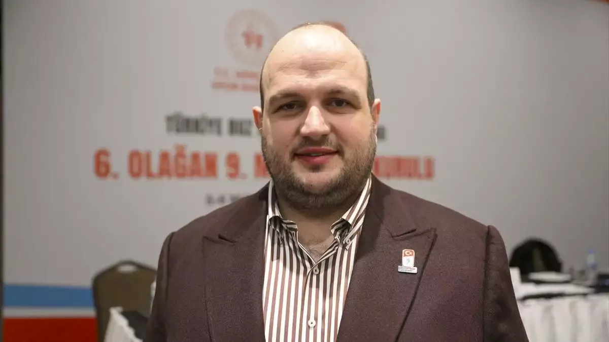 Halit Albayrak, yeniden Türkiye Buz Hokeyi Federasyonu Başkanlığına seçildi