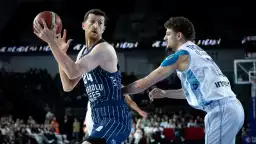 Anadolu Efes yarı finalde!
