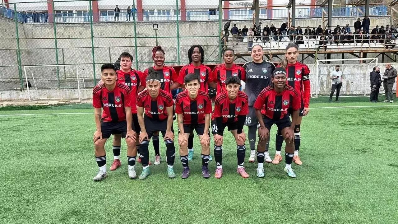 Erteleme maçında Hakkarigücü ile Yüksekovaspor puanları paylaştı