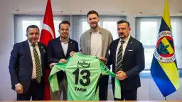 Fenerbahçe, Tarık Çetin'in sözleşmesini 3 yıl uzattı