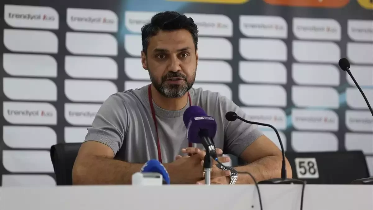 Bekir İrtegün: "Hatayspor'un 2. Lig'den de geriye gitmemesi için sahip çıkılmasını istiyoruz"