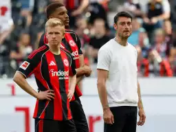 Frankfurt'ta Albert Riera gelişmesi! Oyuncusu küfür etmişti...