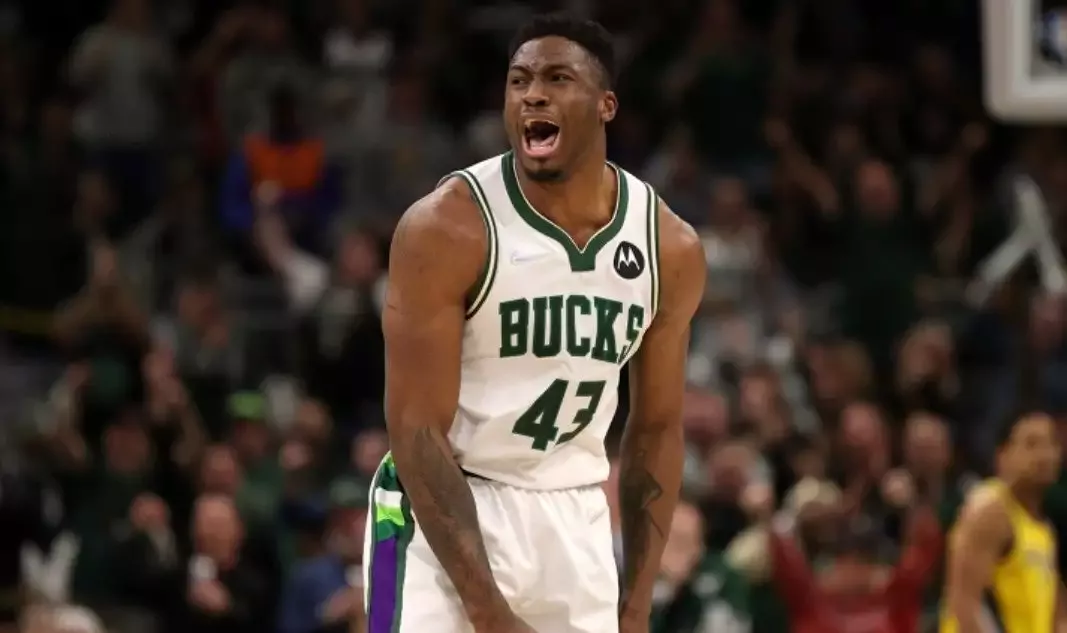 Thanasis&nbsp;Antetokounmpo