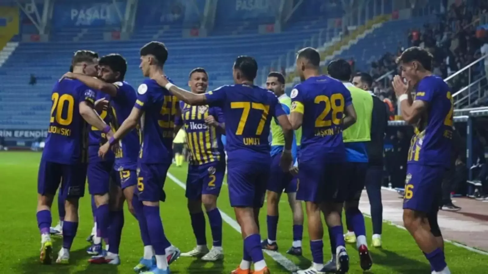 Herkes küme düştü demişti, eski gol kralı ''Umut'' verdi!