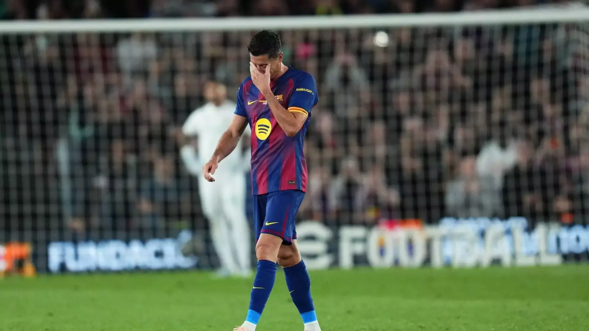 Barcelona 3 golle kazandı, Lewandowski gözyaşlarıyla veda etti!