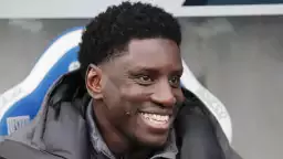 Le Havre, Yüksel Yıldırım'ın elinden Demba Ba'yı alıyor