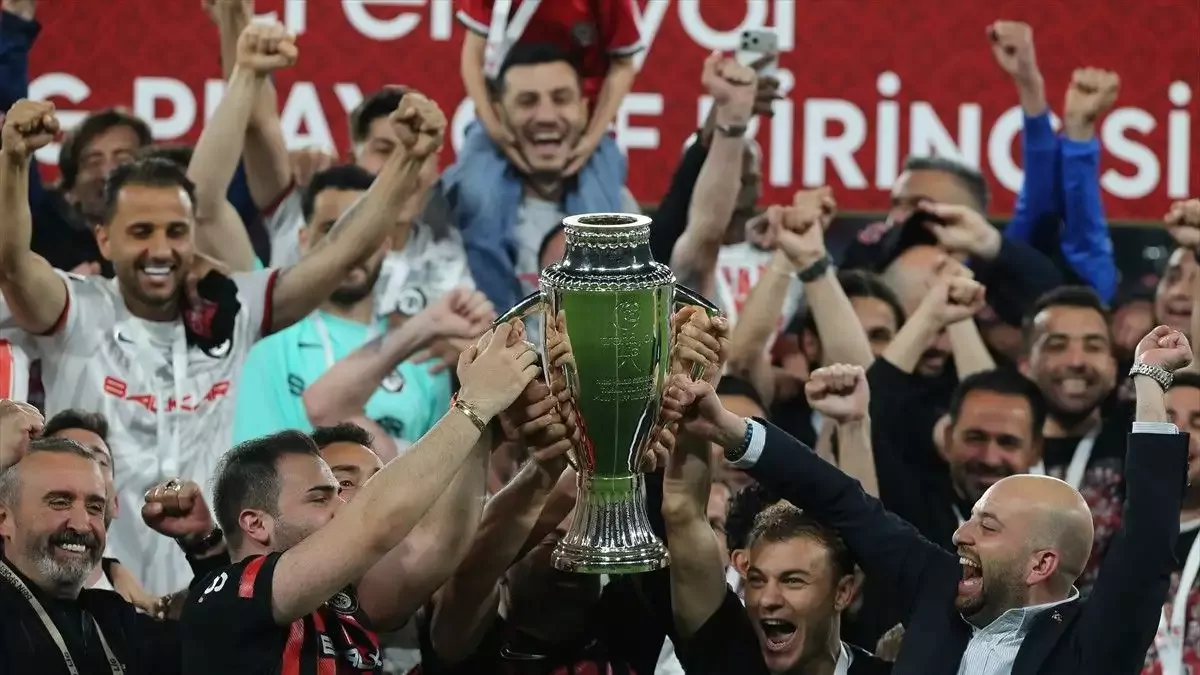 Çorum FK'nın Süper Lig sevincini yarıda bırakan ölüm haberi