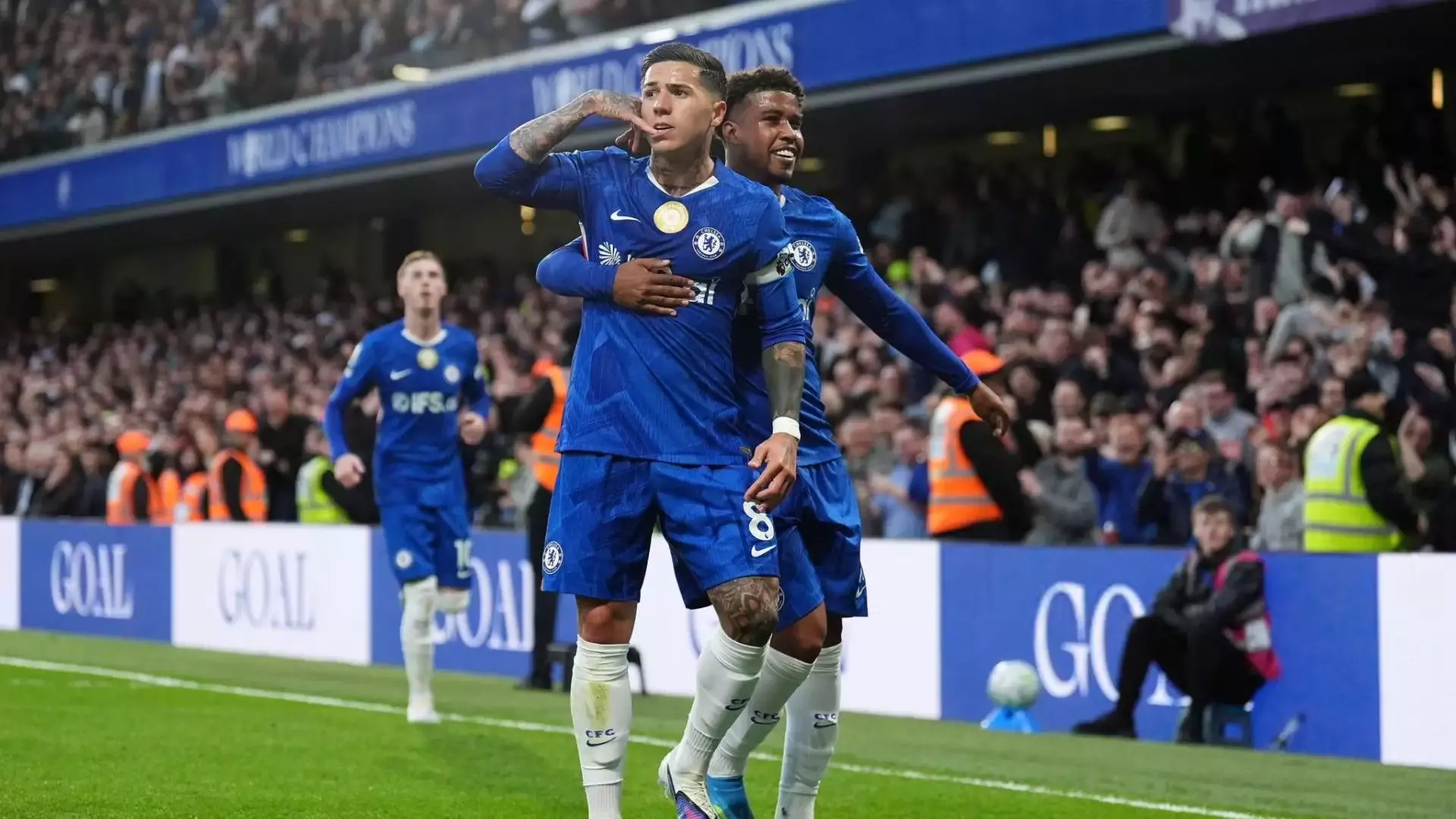 Chelsea, Tottenham'ın ligde kalma ümitlerini son haftaya bıraktı!