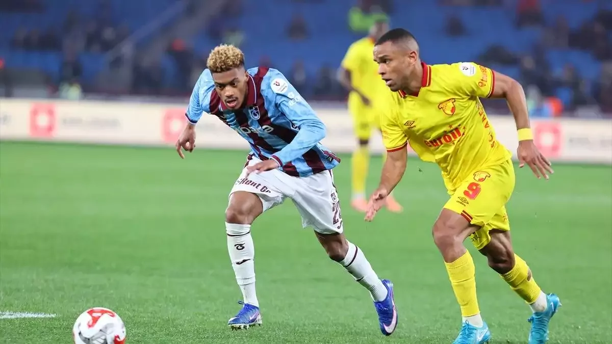 Trabzonspor'un iki futbolcusu Beşiktaş maçında cezalı