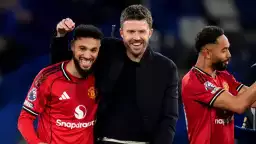 Michael Carrick, Manchester United ile 2 yıllık resmi sözleşme imzaladı