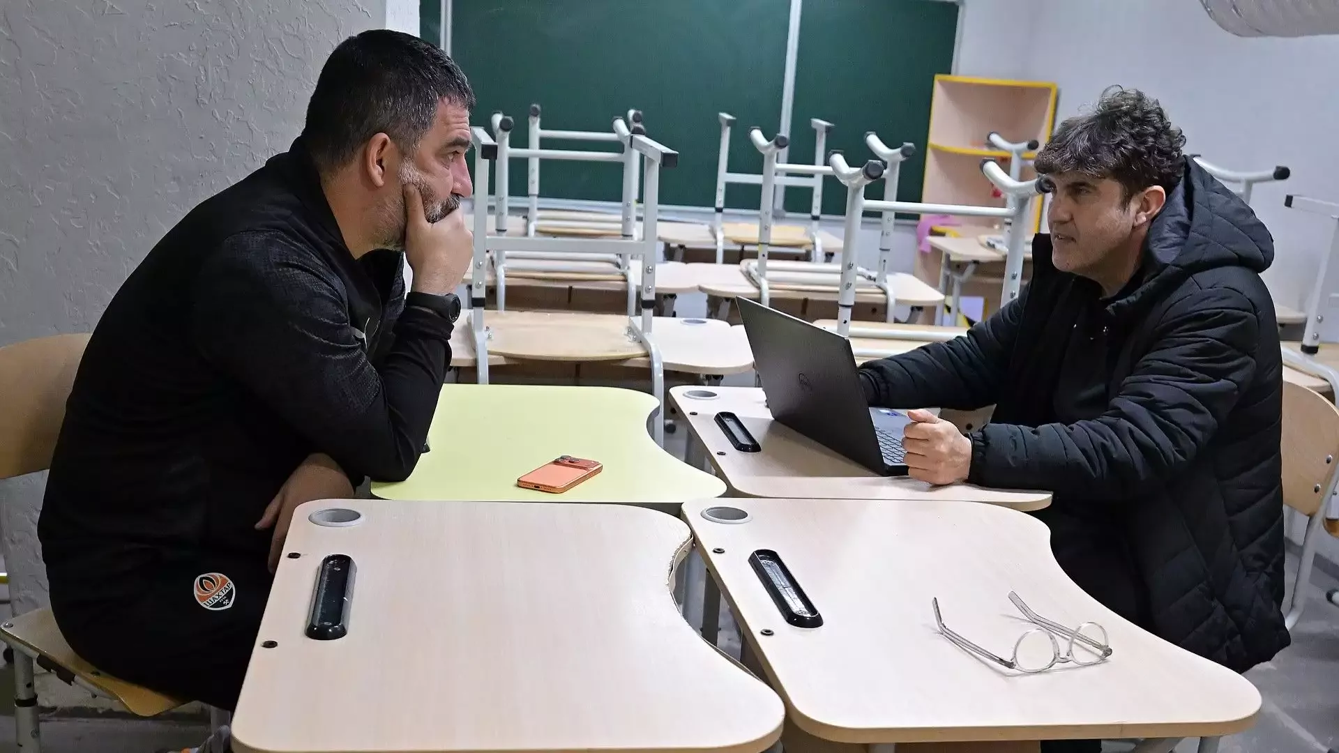 Arda Turan'ın maçında korkutan anlar! Sığınaklara gittiler